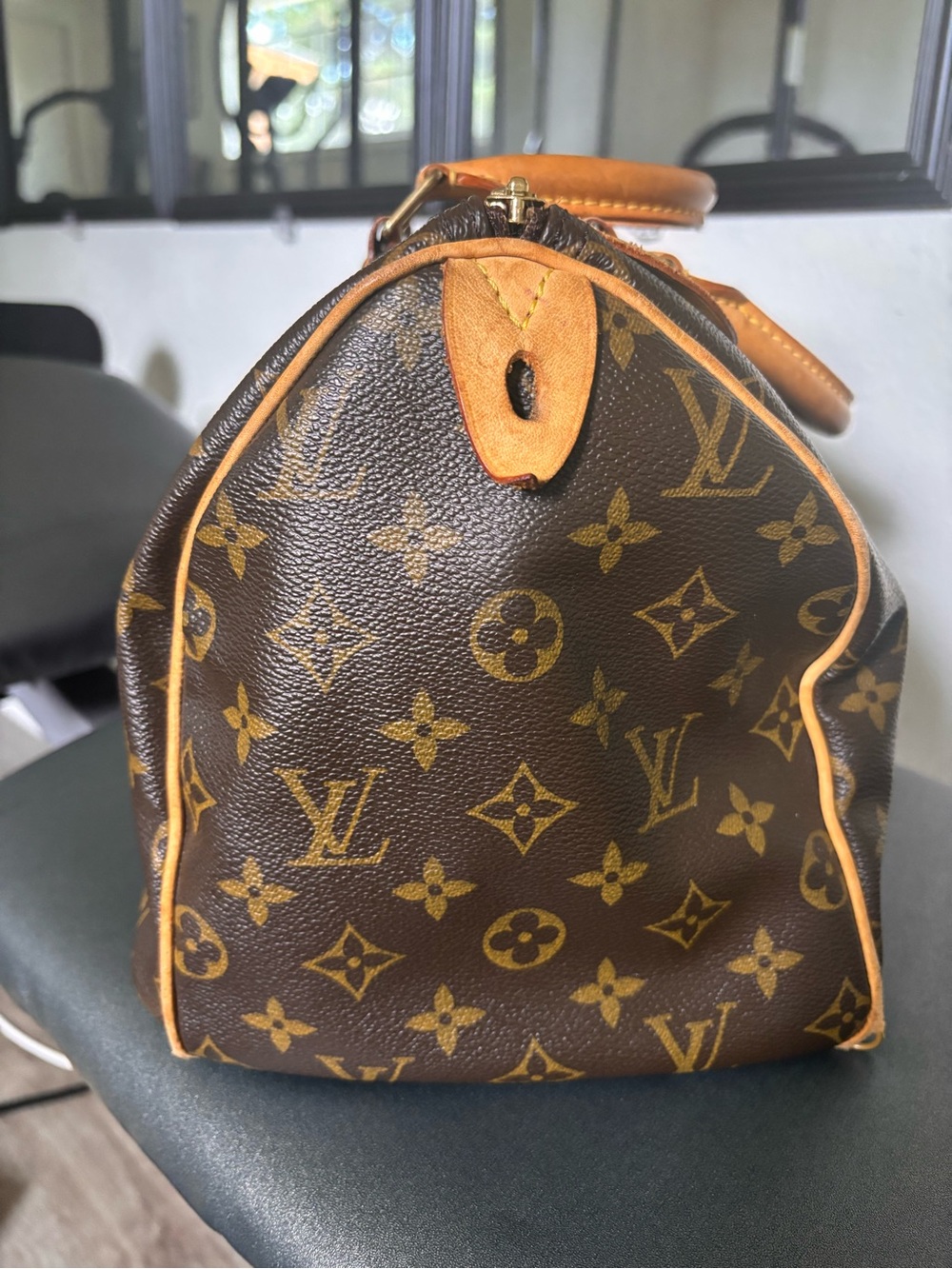 Louis Vuitton Speedy 30 Brown Monogram Canvas Top-Handle with Tan Trim - Picture 2 of 13
